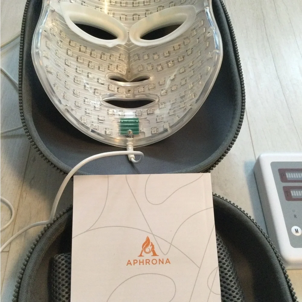 Aphrona Moonlight LED Mask - Picture 5 of 11